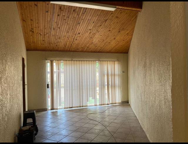 5 BEDROOM HOUSE FOR SALE IN NEW STATE AREA